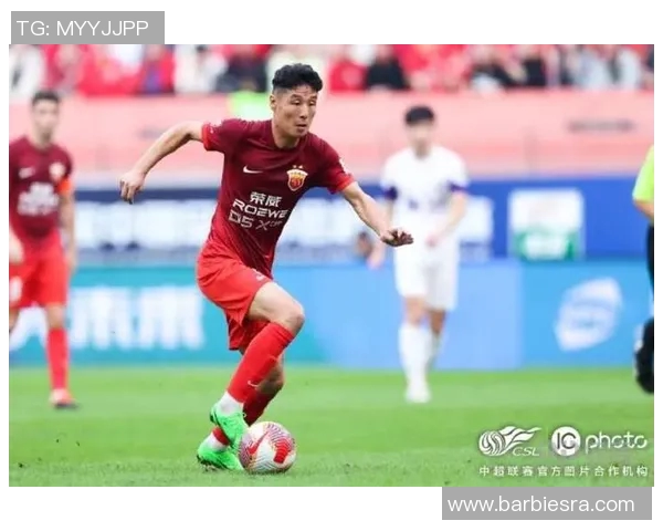 武磊交易完成，正式加盟上海绿地申花足球俱乐部，刷新中超引援记录