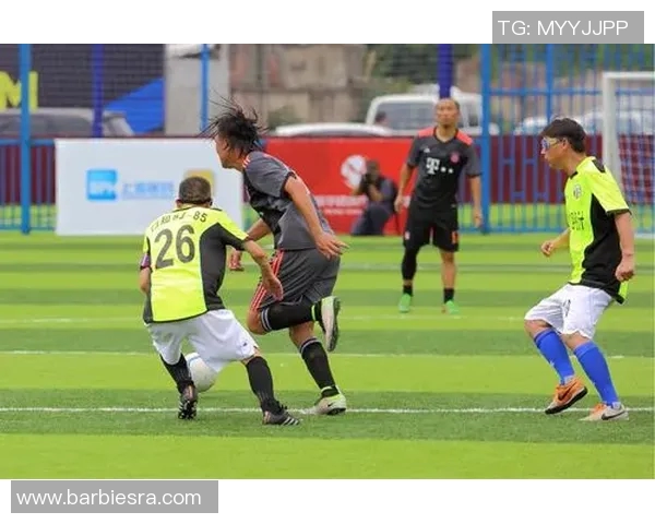 飓风队与埃梅莱克的激烈对决展现足球魅力与团队精神