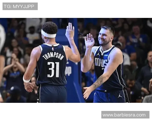 克莱汤普森如何在NBA赛场上重塑自我与球队的辉煌之路